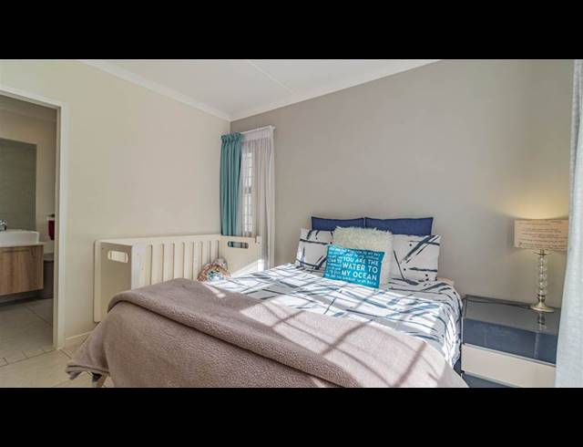 3 BEDROOM APARTMENT FOR SALE IN LONGLAKE